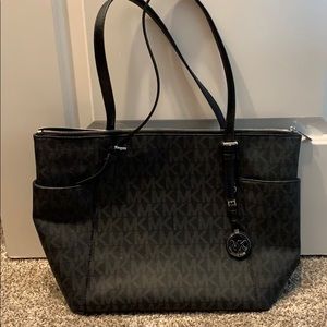 Like New Michael Kors Bag